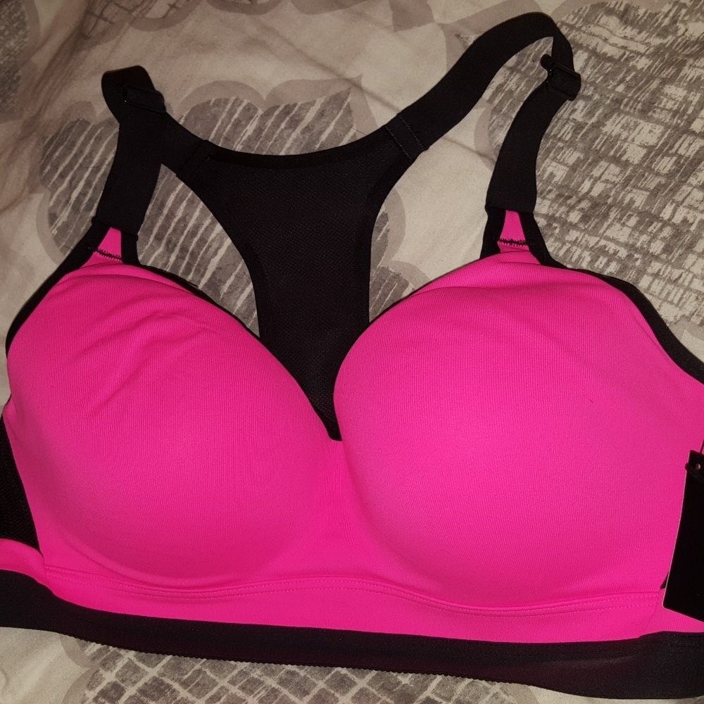 VS Incredible Sport Bra 36C